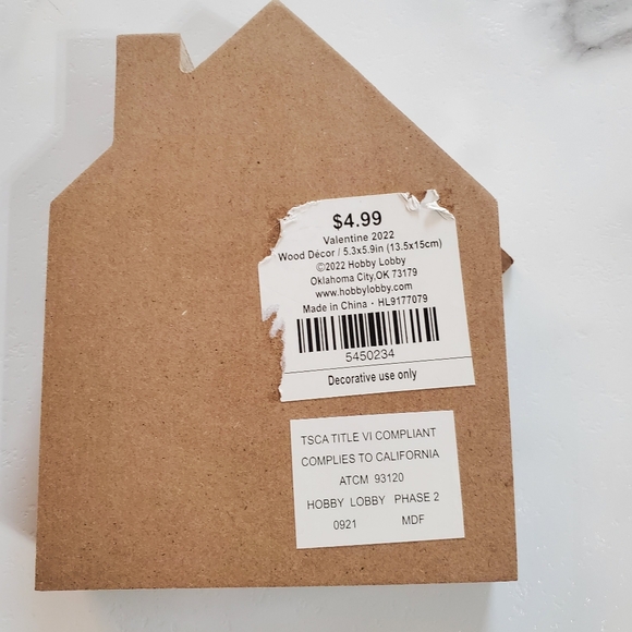 Valentine's Day Wreath & Home is Where the Heart Is figure - Picture 12 of 16